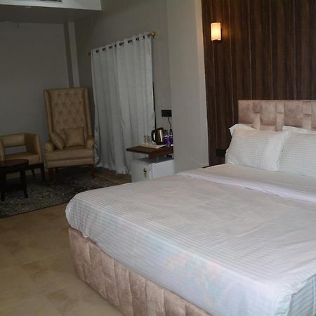 Maharaja Hotel & Banquet Darbhanga ภายนอก รูปภาพ