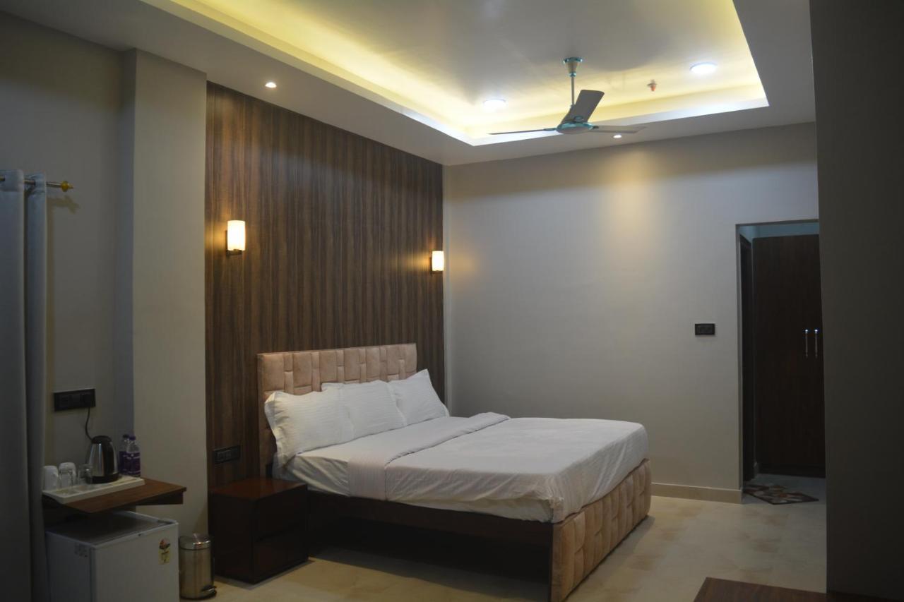 Maharaja Hotel & Banquet Darbhanga ภายนอก รูปภาพ