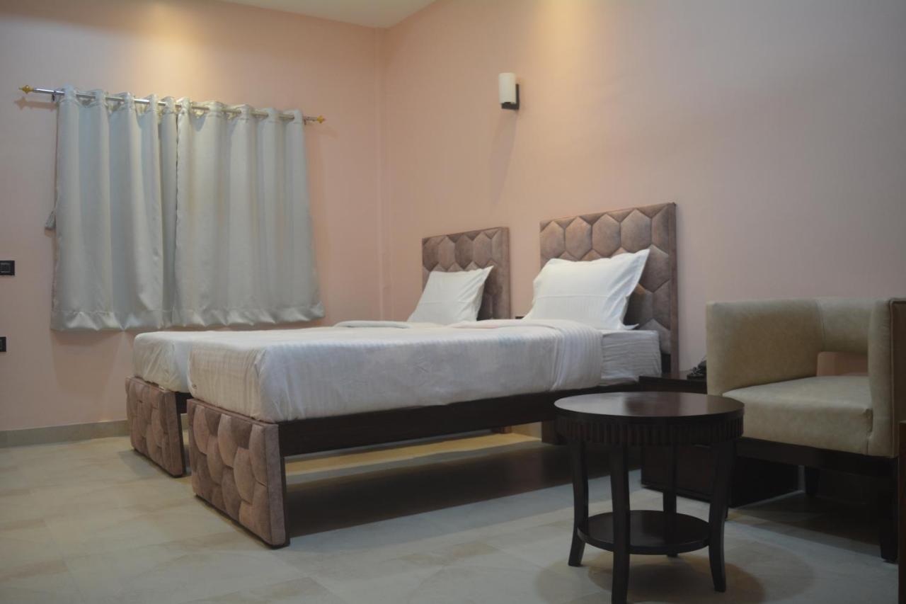 Maharaja Hotel & Banquet Darbhanga ภายนอก รูปภาพ