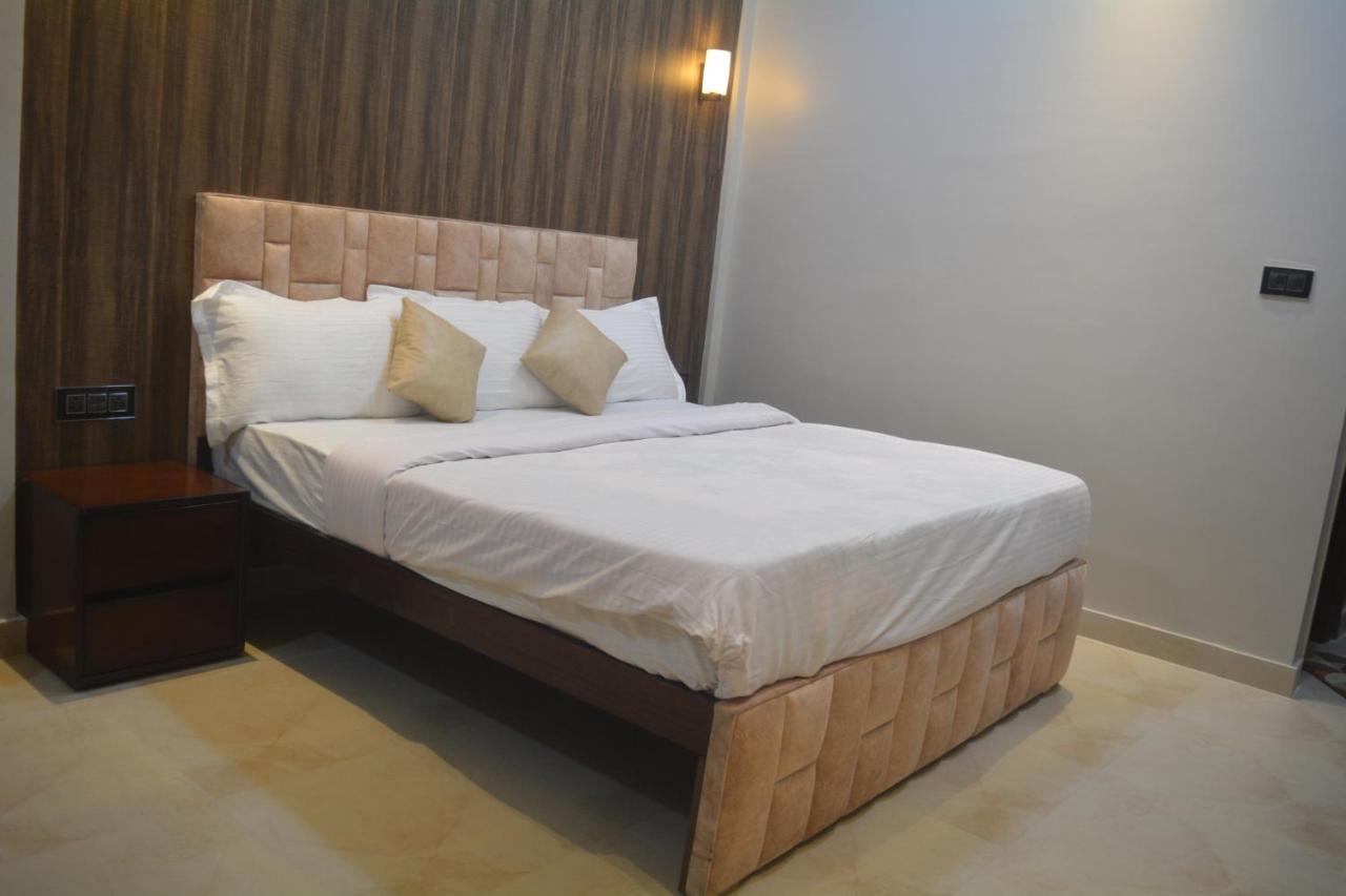 Maharaja Hotel & Banquet Darbhanga ภายนอก รูปภาพ