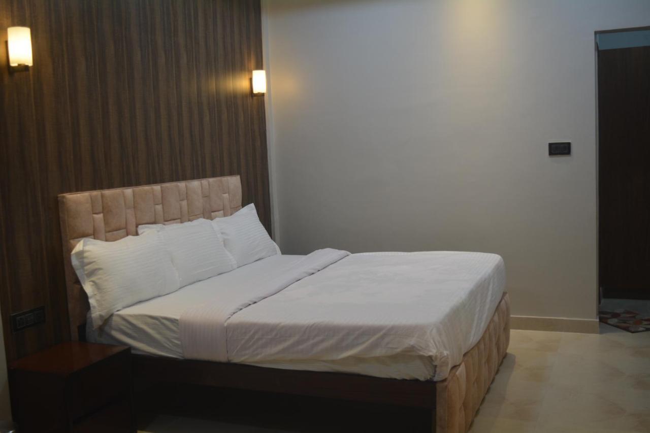 Maharaja Hotel & Banquet Darbhanga ภายนอก รูปภาพ