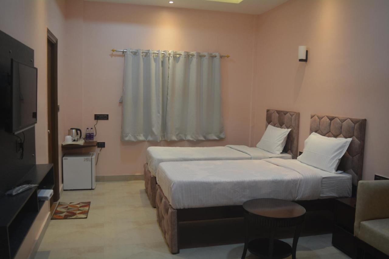 Maharaja Hotel & Banquet Darbhanga ภายนอก รูปภาพ