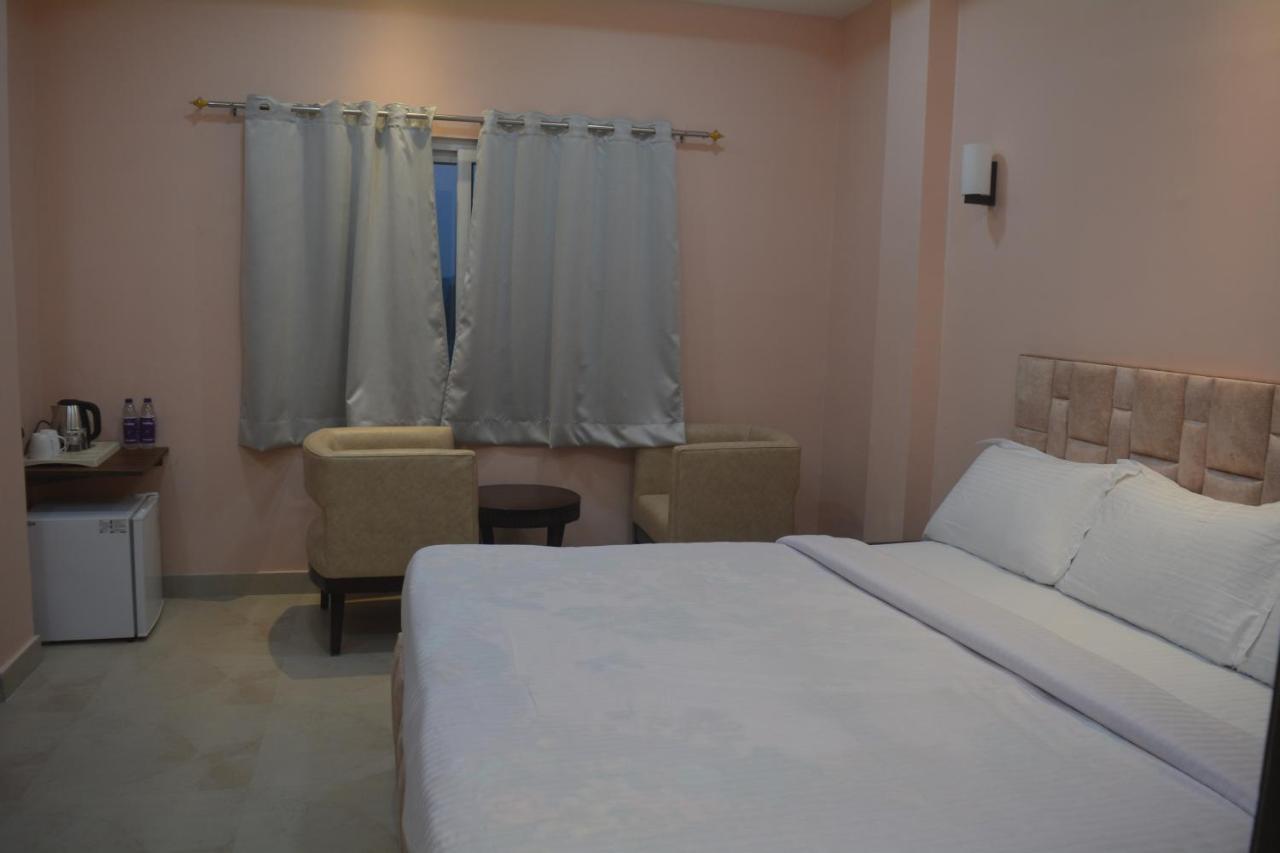Maharaja Hotel & Banquet Darbhanga ภายนอก รูปภาพ