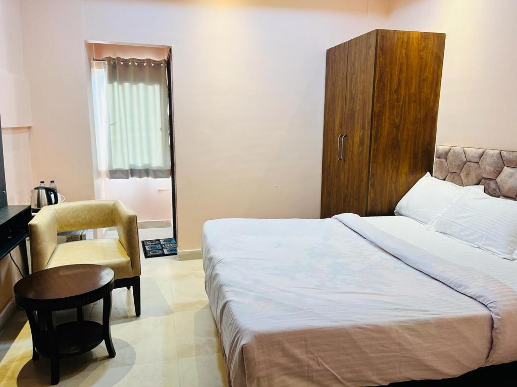 Maharaja Hotel & Banquet Darbhanga ภายนอก รูปภาพ